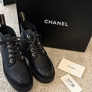 CHANEL Black Leather Lace-Up Platform Boots with Logo Cap